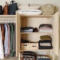 Armoire de rangement en pin massif Nova (76.5 x 40.5 x 79.5 cm)