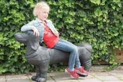 Banc de jardin teckel en pierre