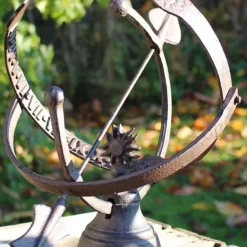 Cadran solaire en fonte rouille à poser