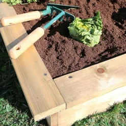 Carré potager anti limaces en pin