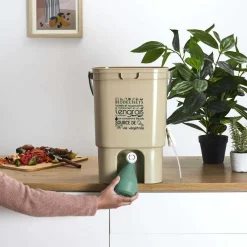 Composteur de cuisine avec robinet Biodéchets