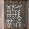 Décapsuleur en MDF et fer 19 x 40 cm