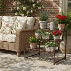 Etagère à plantes en métal patiné Arabesque