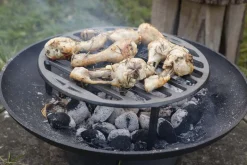 Grille en métal feu de camp