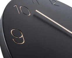 Horloge en métal chiffres gravés Charm (Noir)