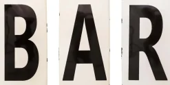 Lettres en métal émaillé Bar