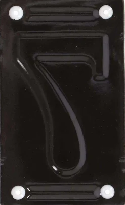 Numéro de maison en fer émaillé (Chiffre 7)