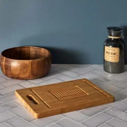 Planche à découper avec empiècement de découpe