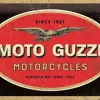 Plaque décorative en métal en relief 30 x 20 cm (Moto Guzzi - Logo)