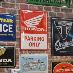 Plaque décorative en métal en relief 30 x 20 cm (Moto Guzzi - Logo)
