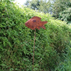 Poisson en fer forgé rouillé sur pic Ben