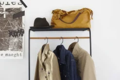 Porte-manteau tour inclinée avec étagère (Noir)