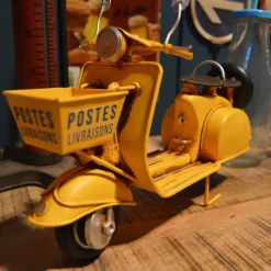 Scooter décoratif en métal Livraisons