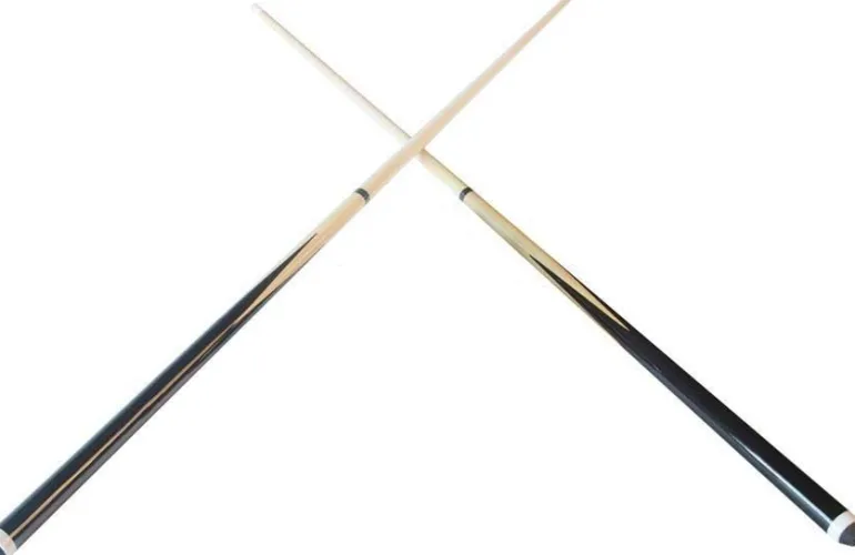 Set de 2 queues de billard en ramin 145 cm