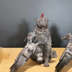 Statuette animal motard en polyrésine (Chien)