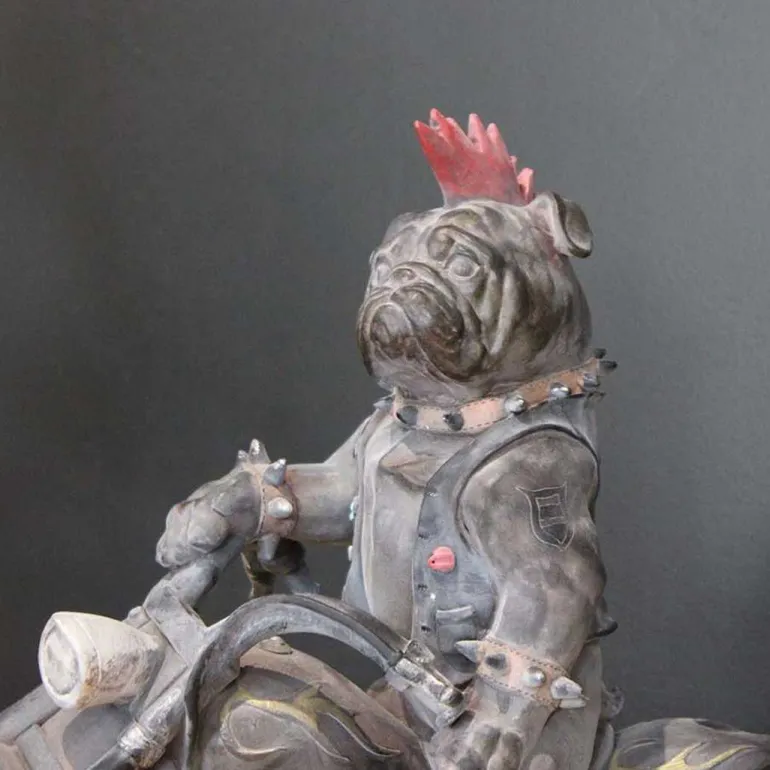 Statuette animal motard en polyrésine (Chien)