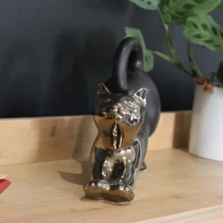 Statuette chat allongé en céramique Zoya (Noir et or)