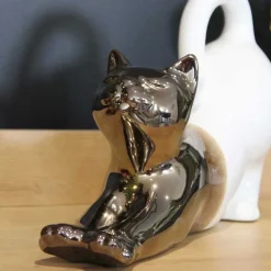 Statuette chat allongé en céramique Zoya (Blanc et or)