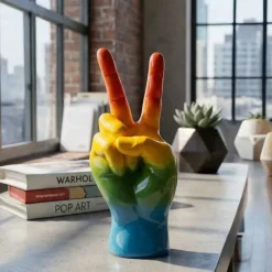 Statuette en polyrésine Rainbow hand (Ok)