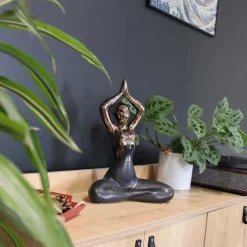 Statuette yoga en céramique Zoya